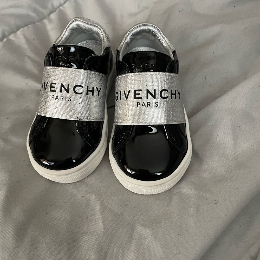 Infants Boys Givenchy Sneakers (EU 20)